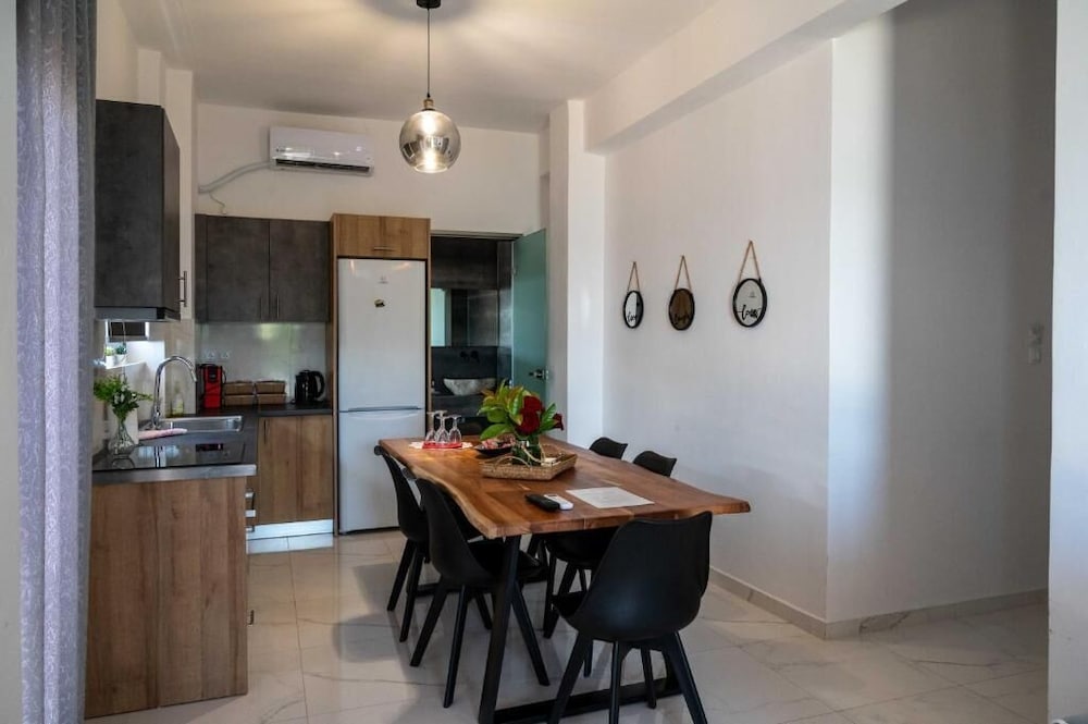 Finikas Suites & Apartments by Airstay