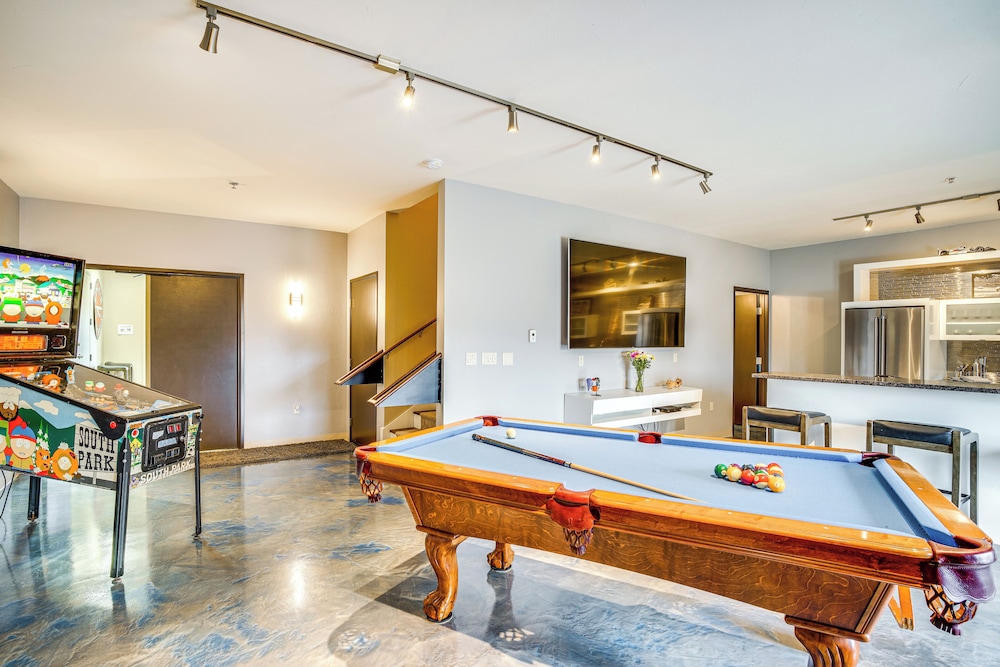 Home Near Road America & Elkhart Lake