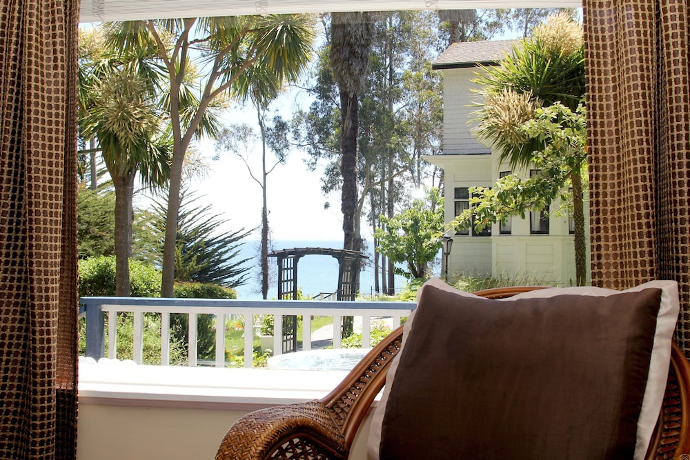 Monarch Cove Inn