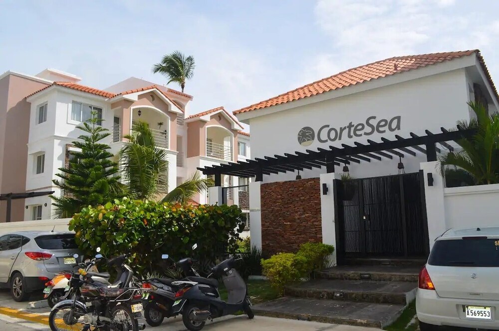Magic Cortesea luxury beach