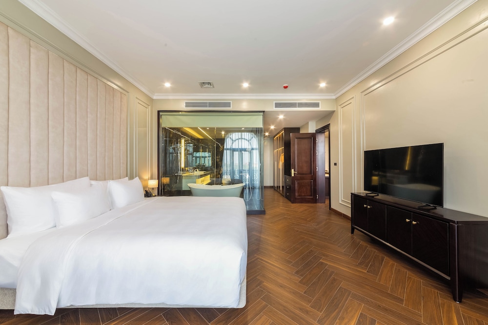 Adamo Hotel Hung Yen