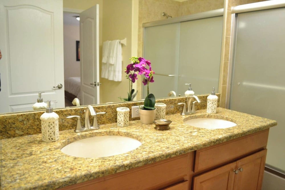 Spacious Villa Near Disney - Image 5