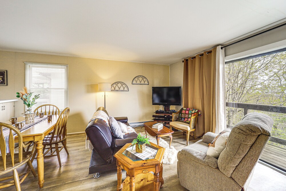 Walk to Hiking & Skiing: Beech Mountain Condo