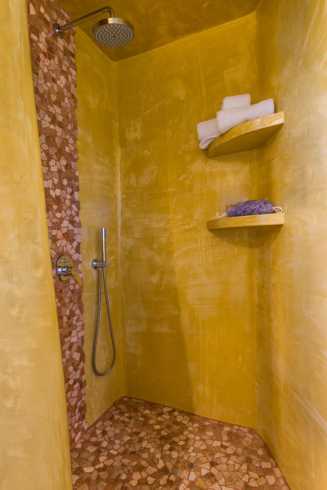 Aspronisi Luxury Villa