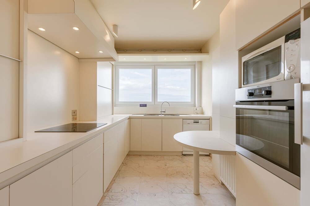 Huswell - Stunning Views Prime Location