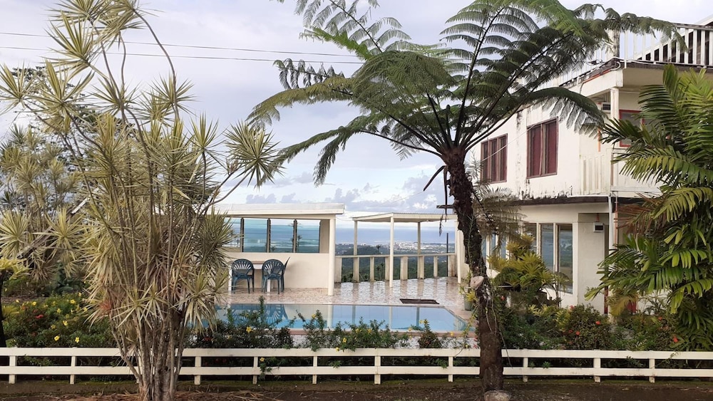 Dave Parker's Eco Lodge