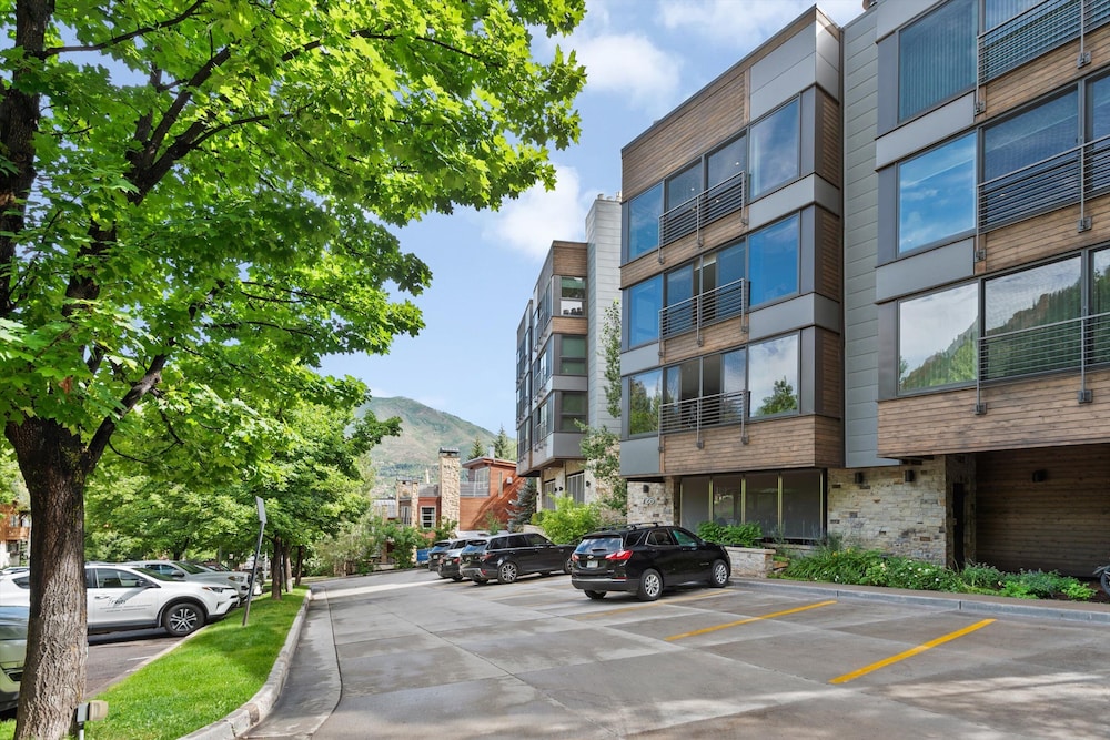 Hotel Durant Condominiums