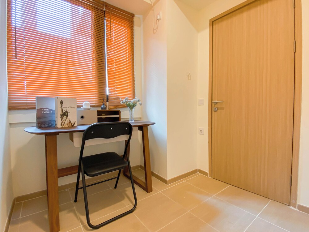 Brand New 1Br With Working Room At Meikarta Apartment
