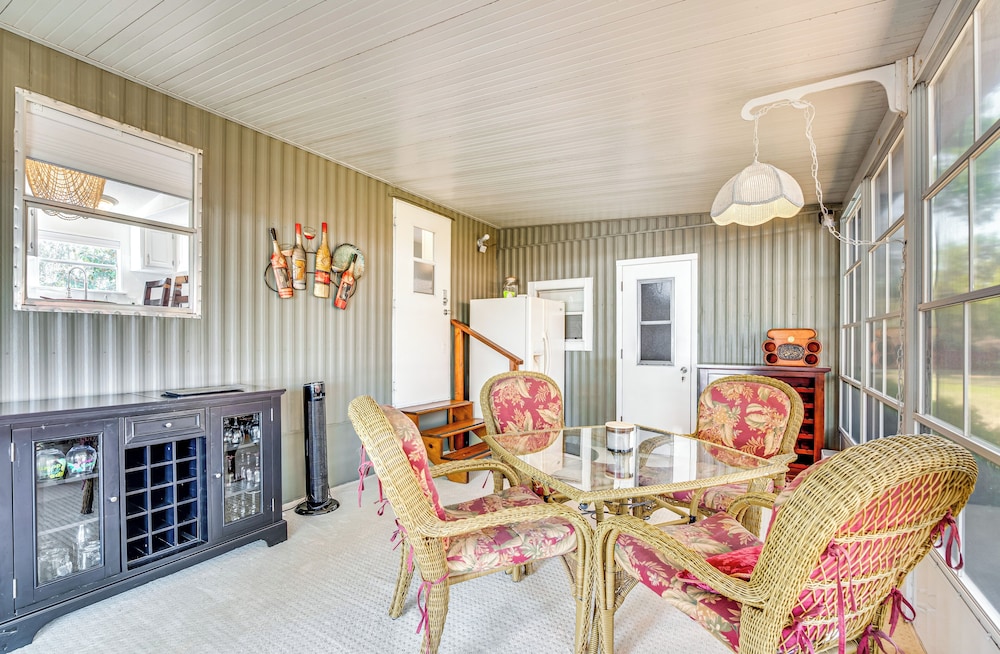 Day Trip to Disney: Lush Home w/ Outdoor Spaces!