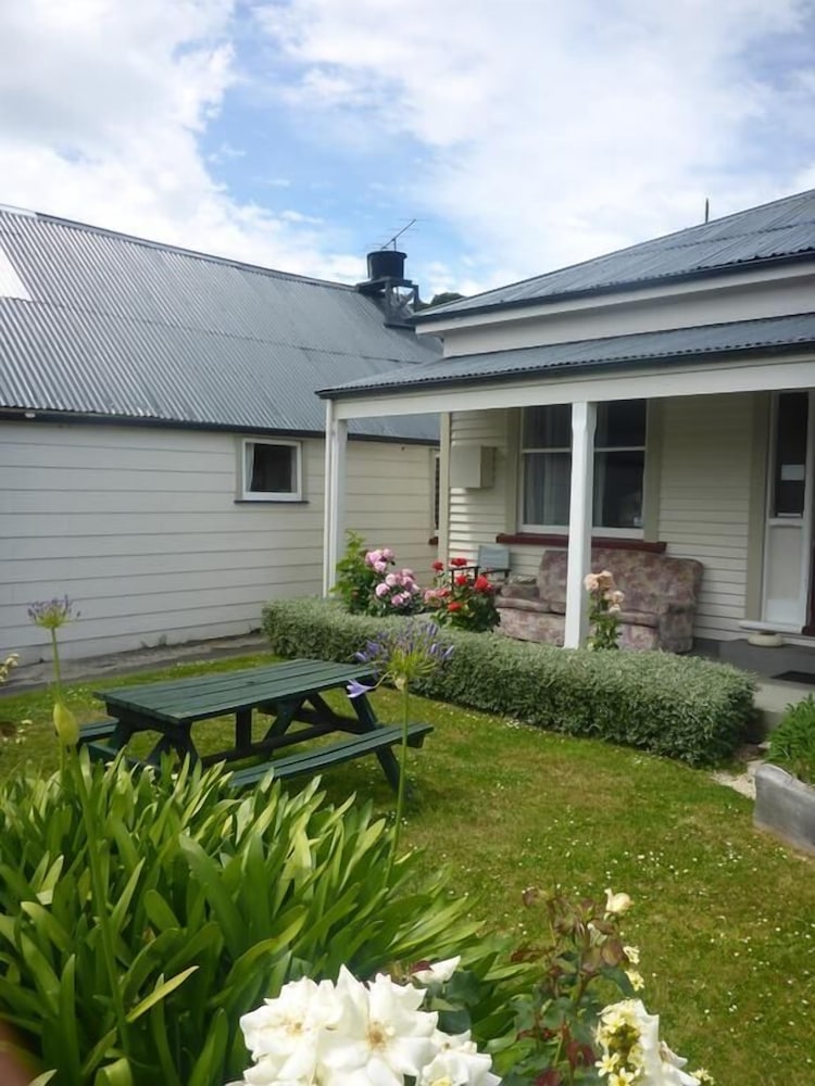 Bon Accord Backpackers