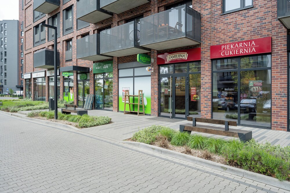 Białowieska Apartment Wrocław by Renters