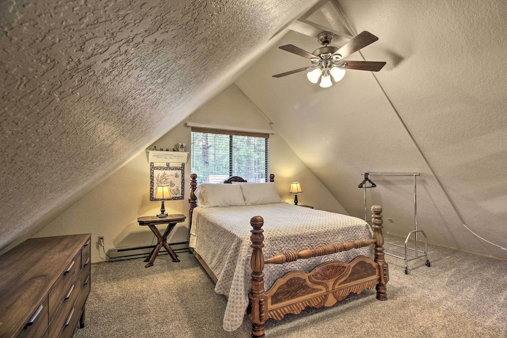 Cozy Pinetop Mountain Escape: Hike, Golf & Ski! view 4
