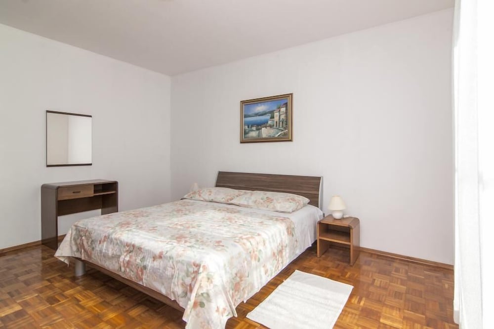 Apartments Eddi 66