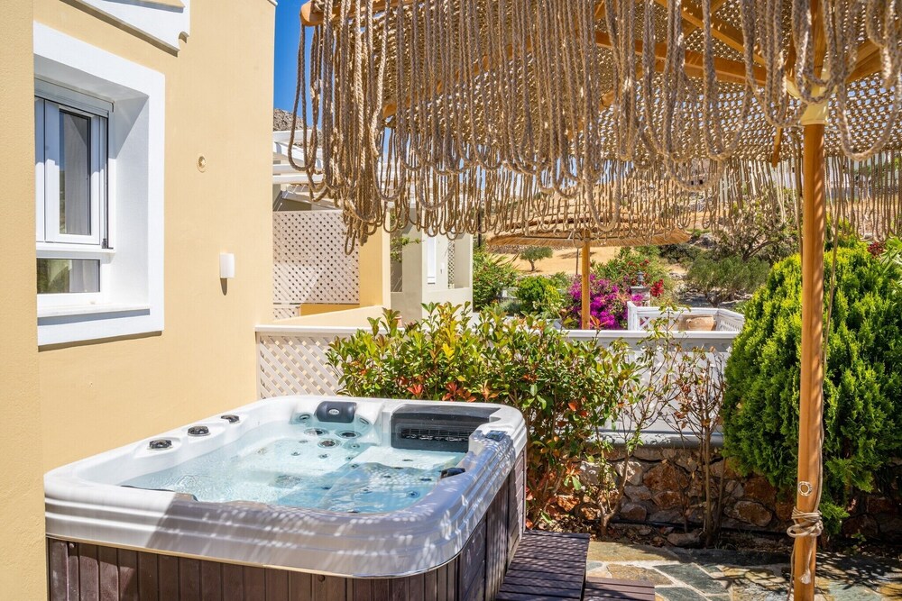 Elaia Villas