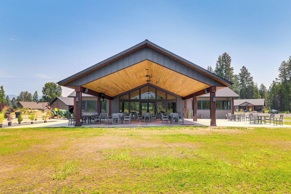 Deck & Mtn Views: Libby Home on Golf Course! view 3