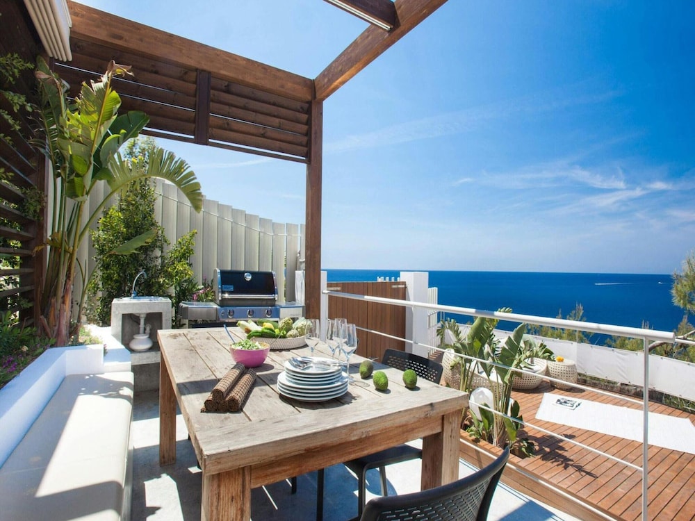 Holiday Home With Private Jacuzzi