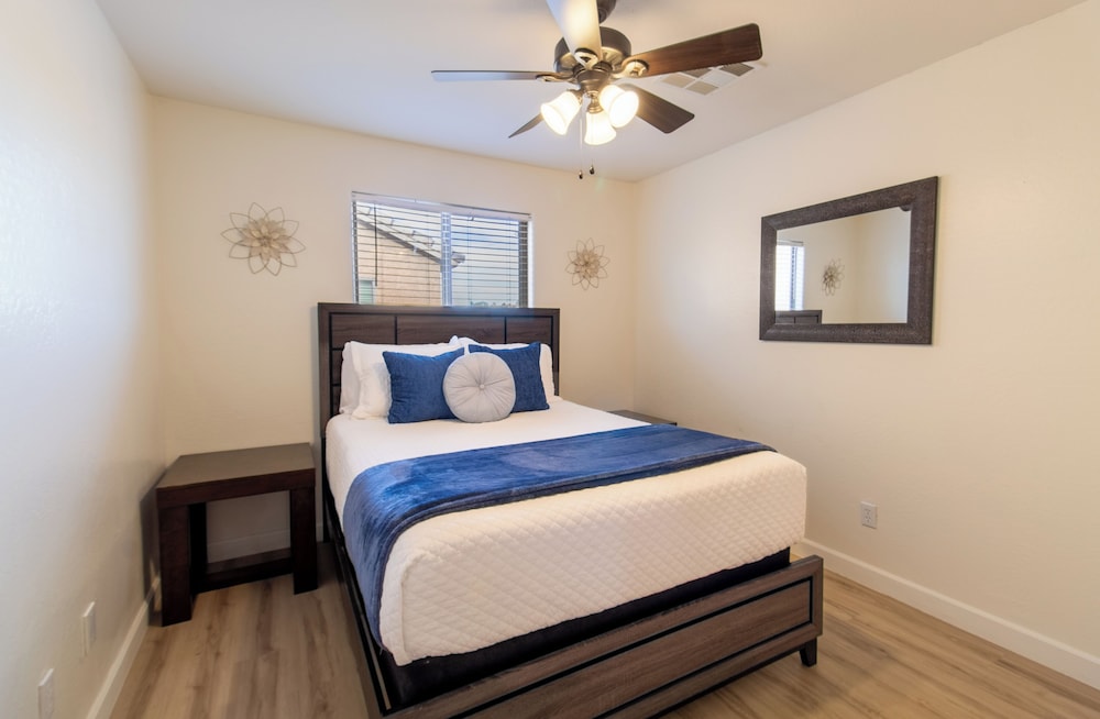 Casa Desert Willow 5BR Home & Pool