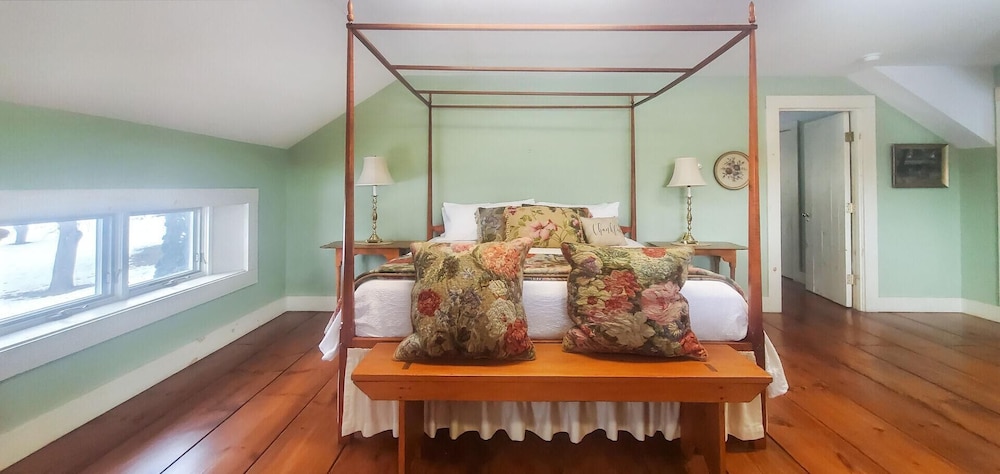 Old Orchard House