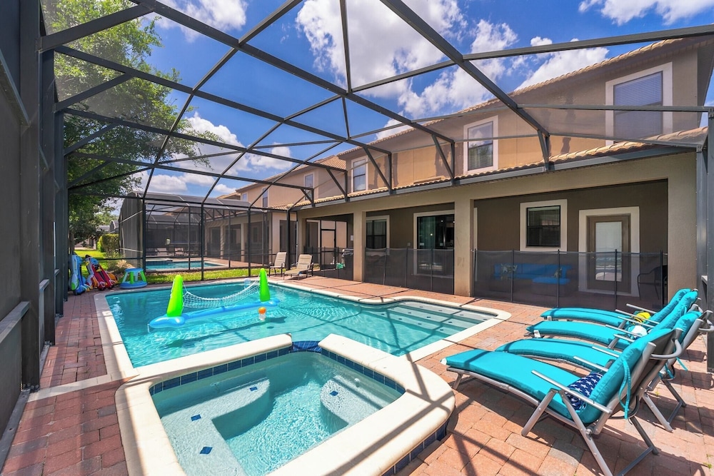 Orlandoasis by Avantstay 8bdr, Pool, Movie Theater, Game Room, Resort Access - Image 4