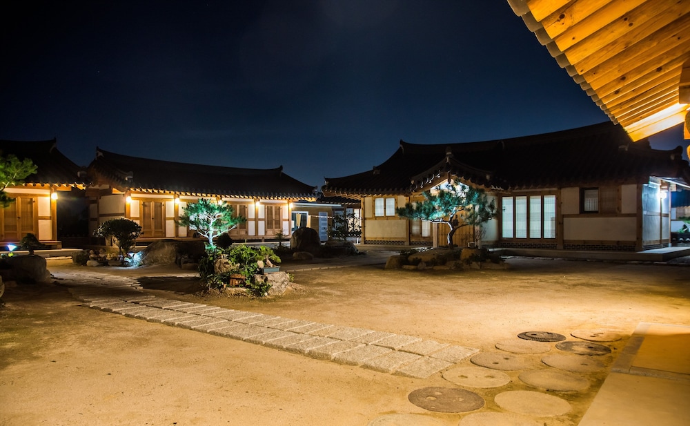 Gyeongju Hanok1st