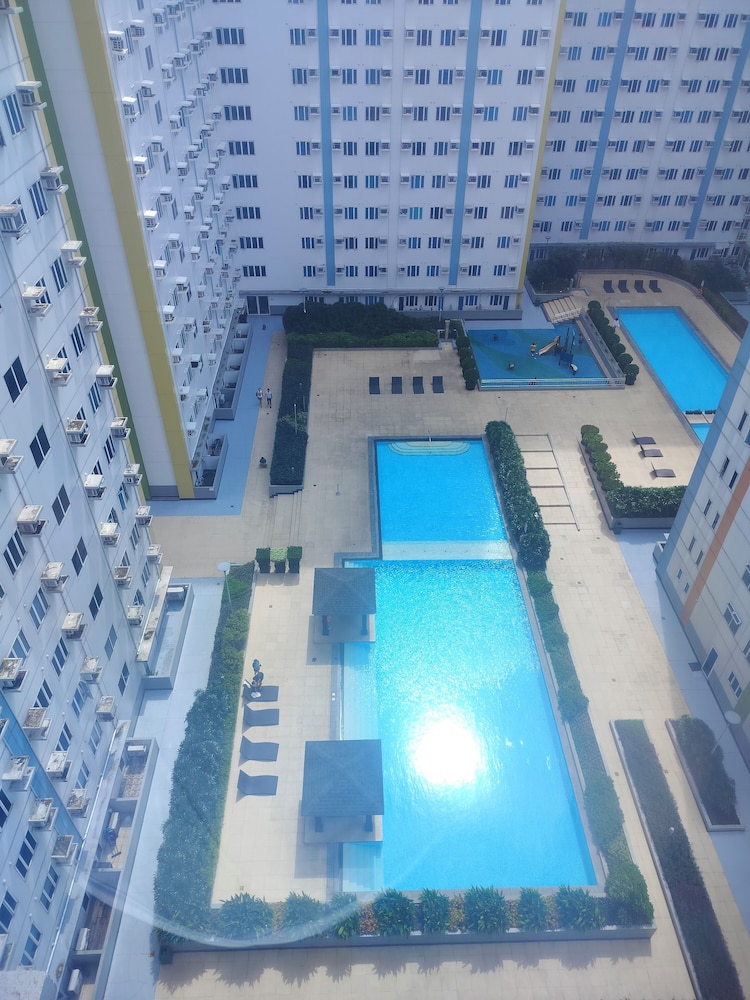 Tum's Mplace Staycation 16th Floor Tower A