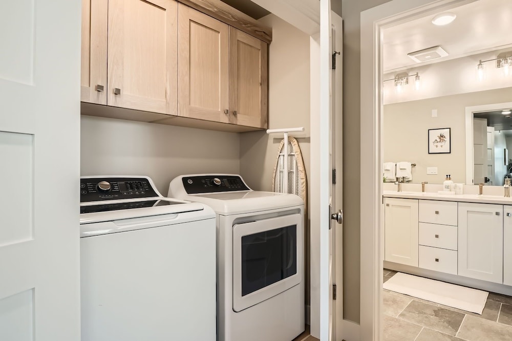Flying Moose At Helling Circle 101 3 Bedroom Condo