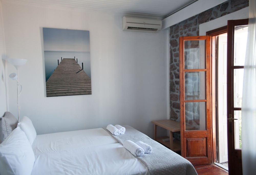 Olive Press Hotel & Apartments