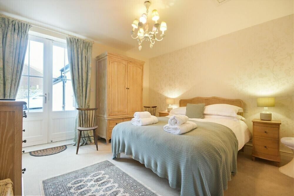Charlton Cottage