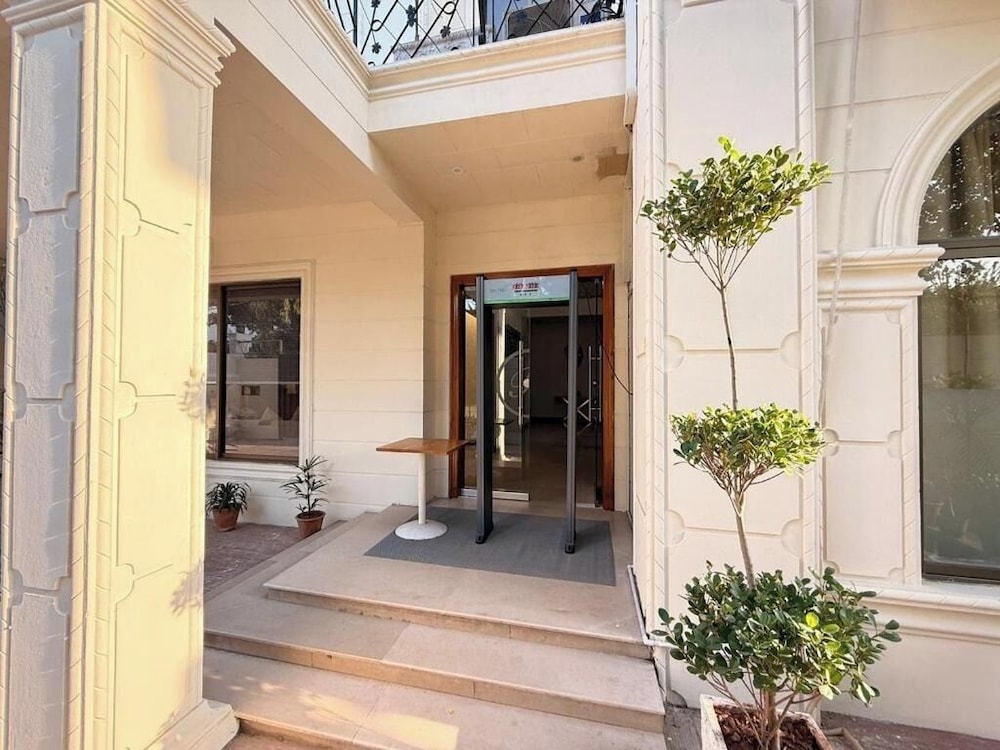 Rhodium Hotel ONE