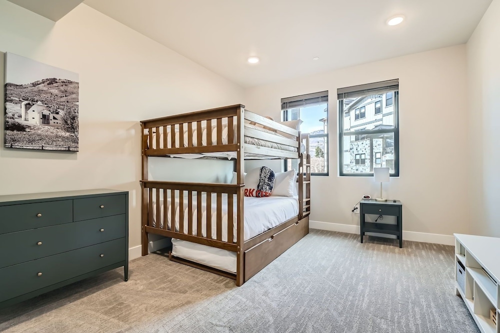 Flying Moose At Helling Circle 101 3 Bedroom Condo