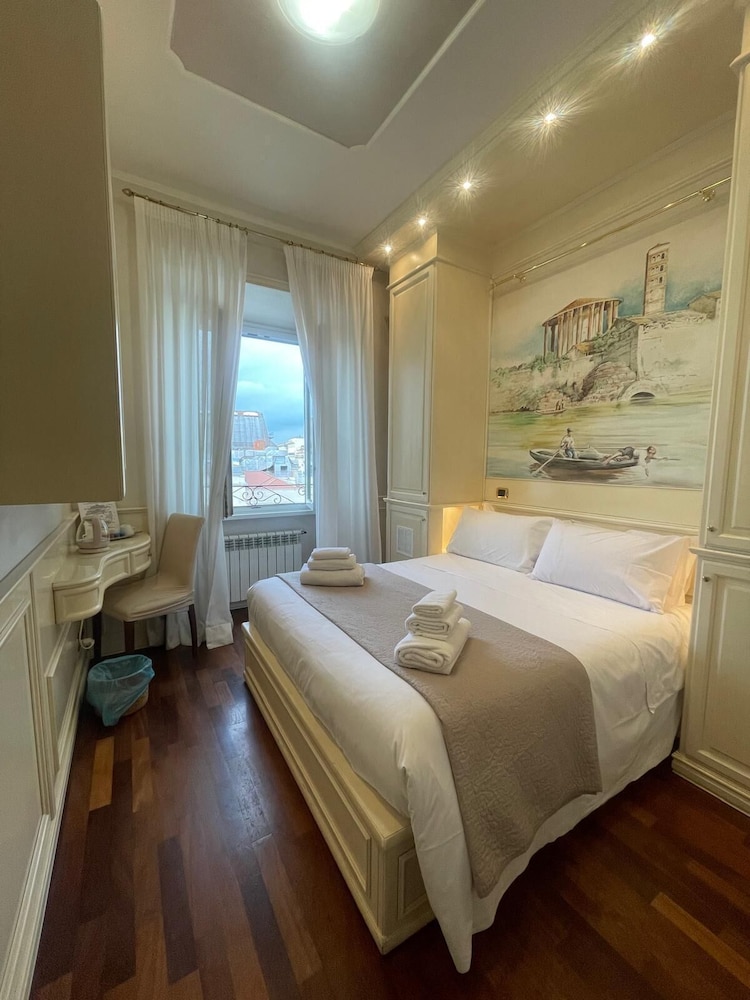 Dama Opera Elegantia Rooms