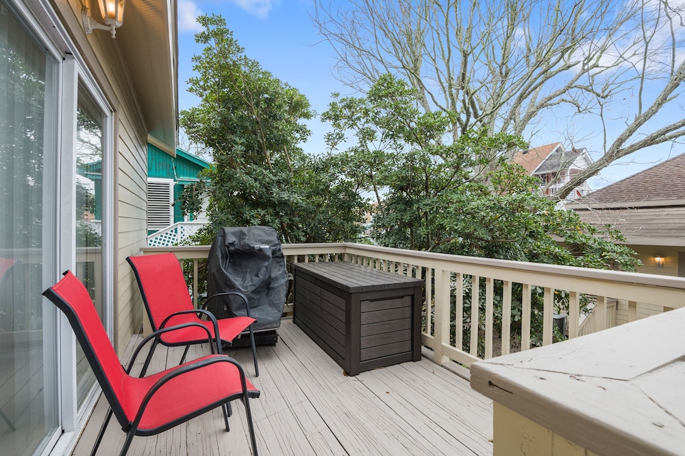 Bungalow On Ave O 1 Bedroom Home