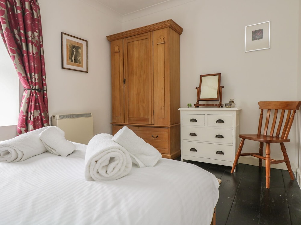 Mollys Cottage view 4