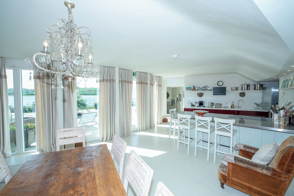 Curlew House
