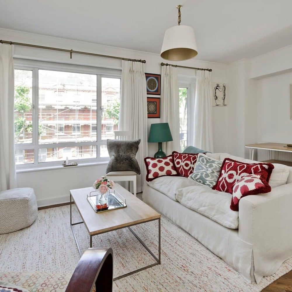 Elegant 3 bed Flat Earls Court