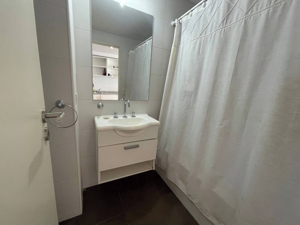 Studio Apartment Panoramic View of Bsas Above 9 de Julio Avenue - Image 2
