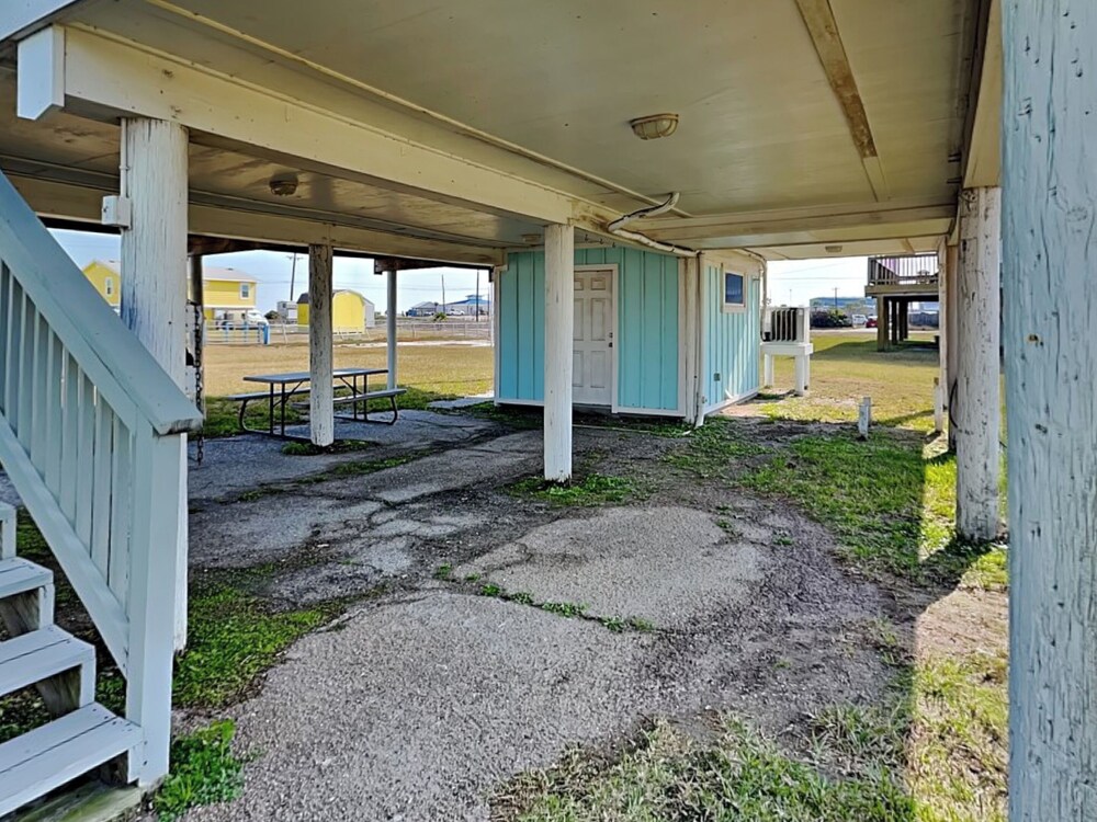 Aransas Bay Getaway by Miss Kitty’s