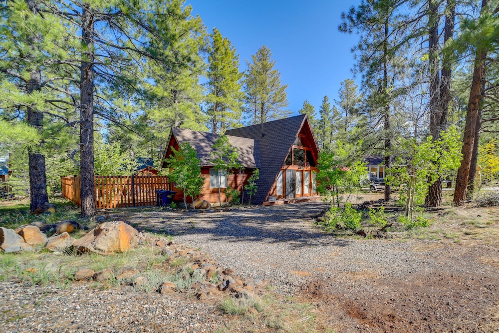 Pet-friendly Arizona Cabin - Fire Pit, Near Skiing view 4