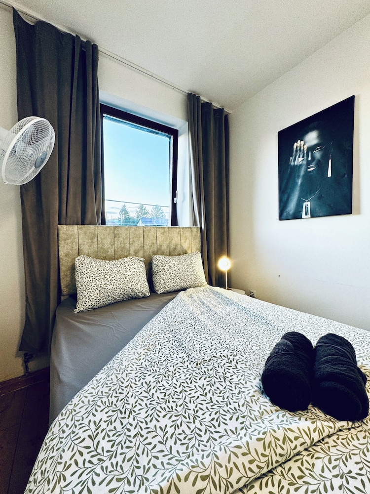 Spacious Budget Home Garden Stay