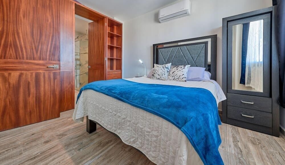 1BR Apartment - Private Balcony - Pool - Gym