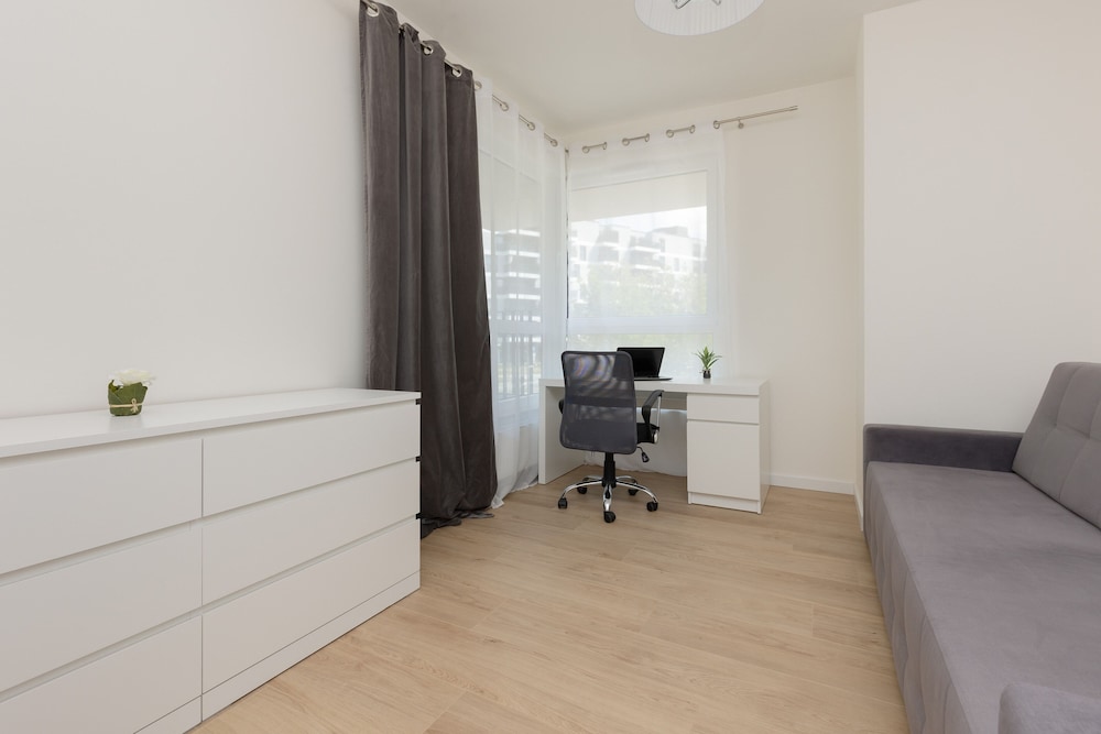 Lopianowa Apartment Warsaw by Renters view 2