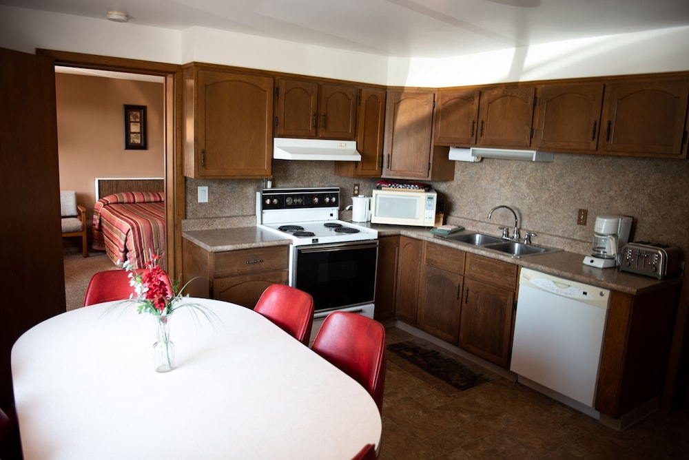 Adams Golden Acres Motel