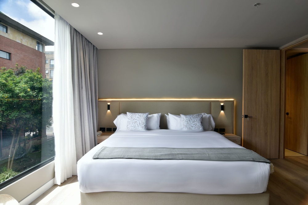 w Resplendent 1BR w Modern Balcony in Unicentro