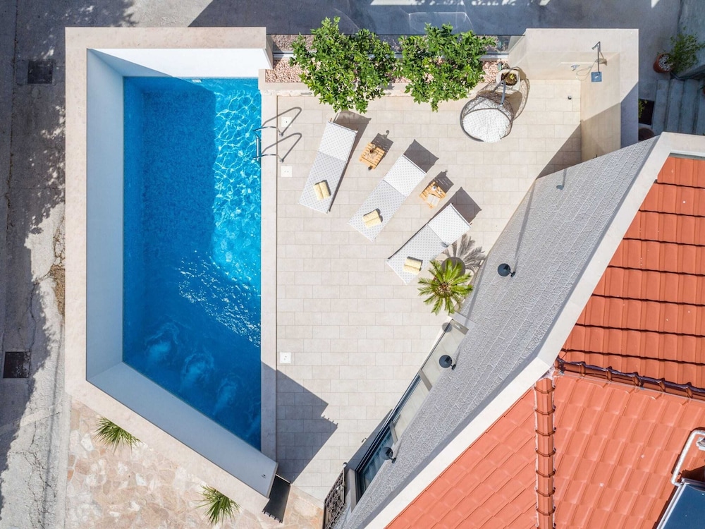 Villa Stone Pearl - Two Bedroom Holiday House With Pool view 4