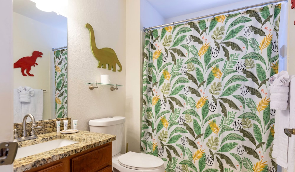 Amazing Family Townhouse Minutes From the Parks