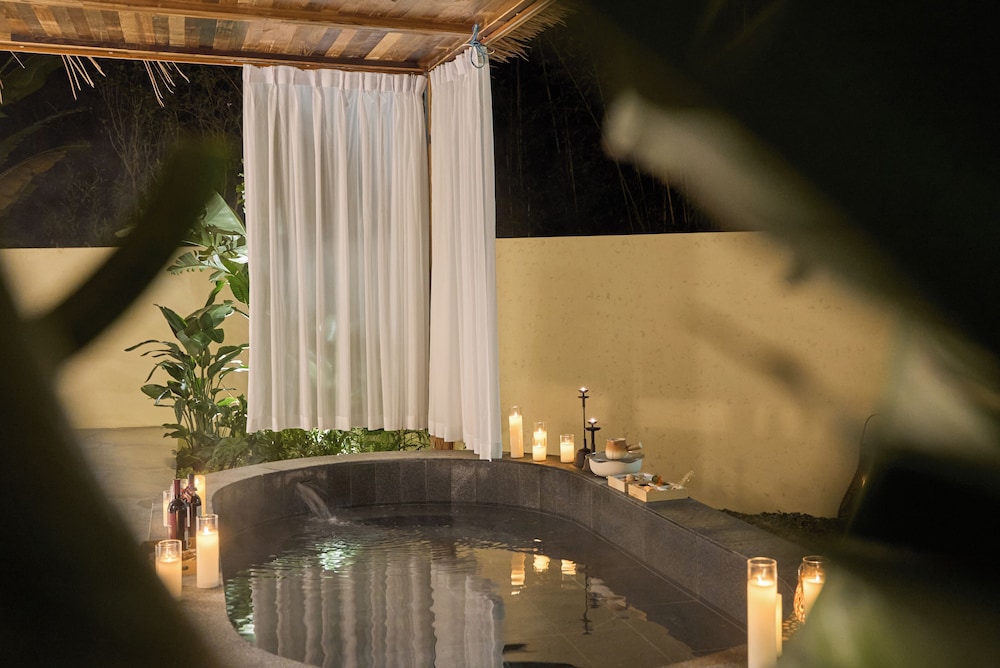 Miyue Shenzhen Tianlu Secret Wild Wizard Holiday Hotel