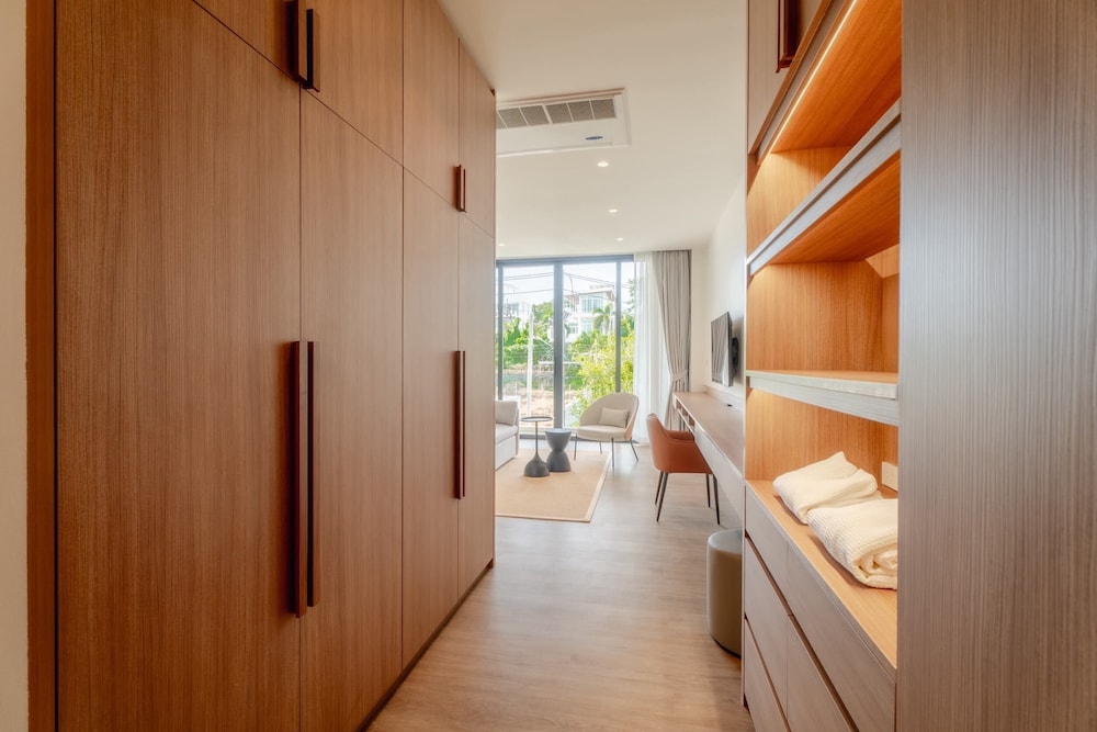 Modern Tropical Pool Villa - Saiyuan