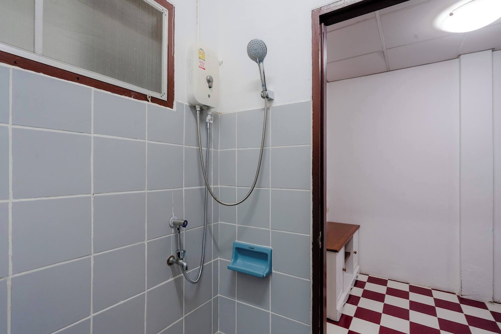 Charming 2-bedroom House in Hua Hin Soi 80,12-minute Walk to Beach