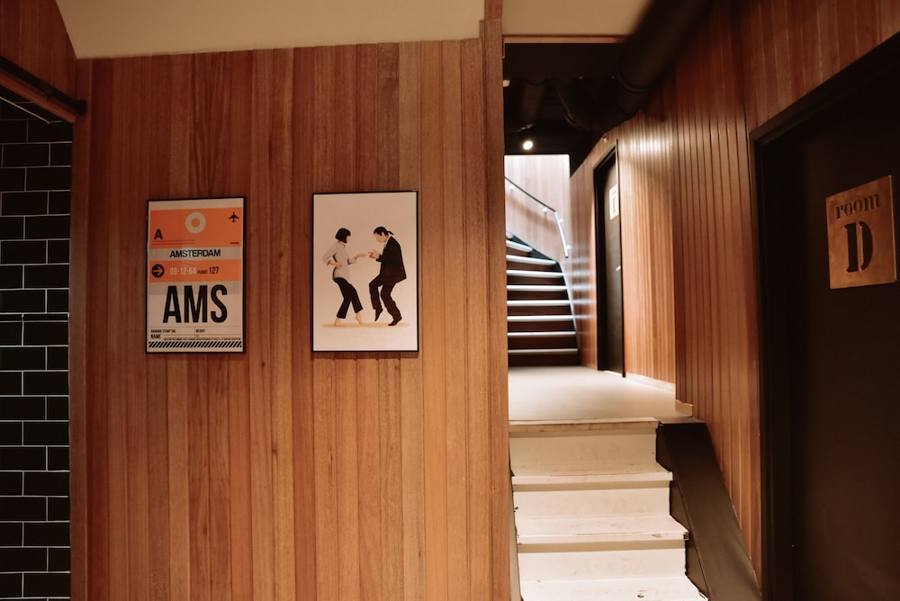 Durty Nelly's - Hostel