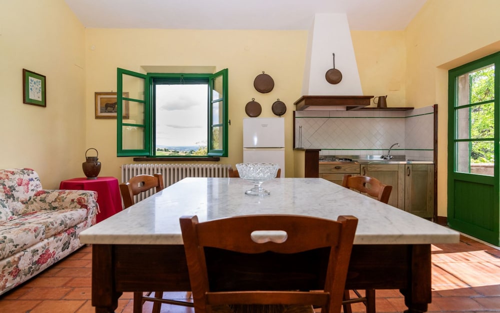 Farmhouse With Exclusive View Between Umbria and Tuscany La Godiola-albizia